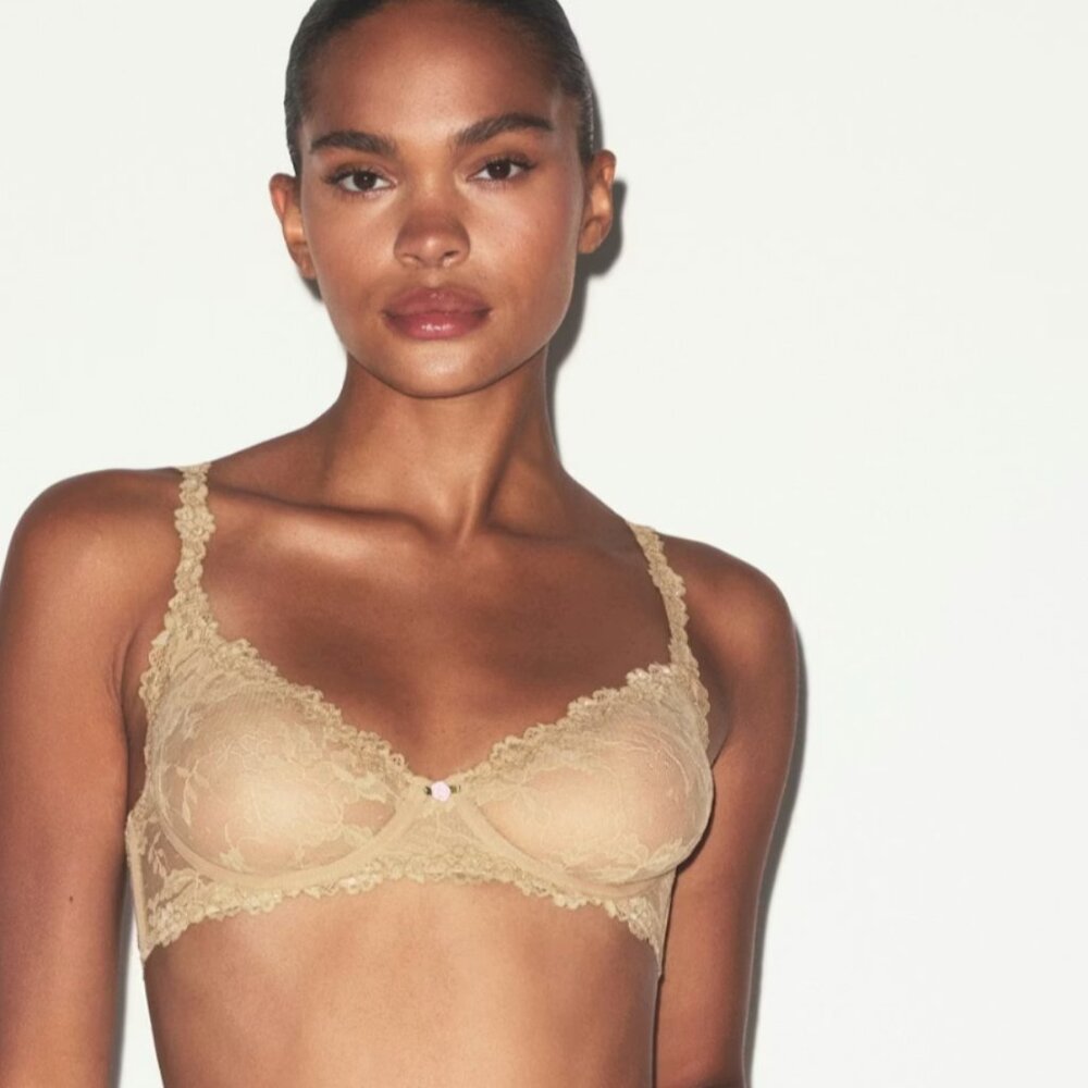 SKIMS Stretch Lace Unlined Demi Bra size 36DD